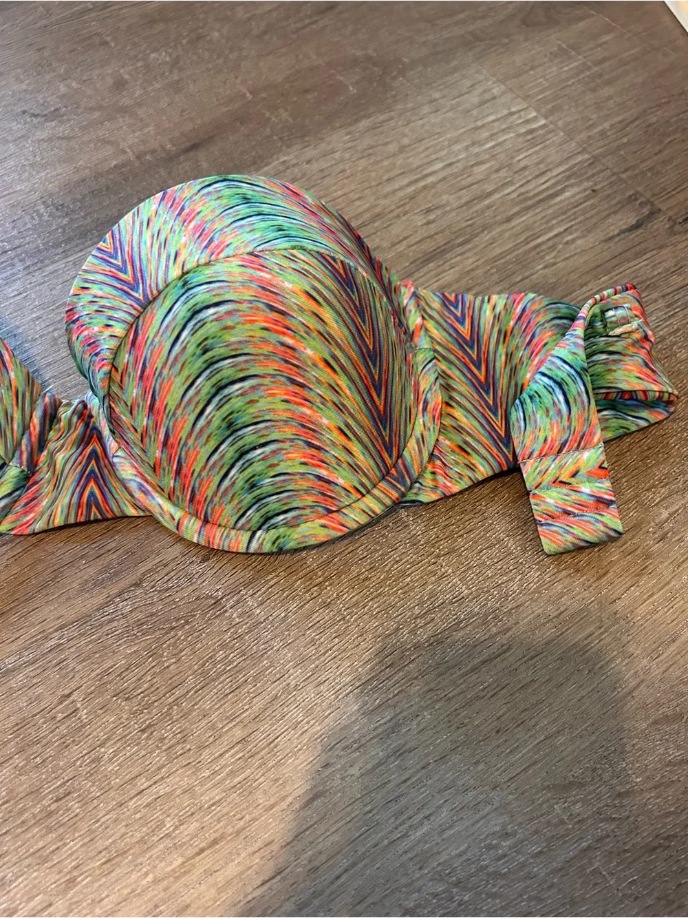L*Space Bikini Top Womens Size M Multicolor Geometric Chevron Underwire